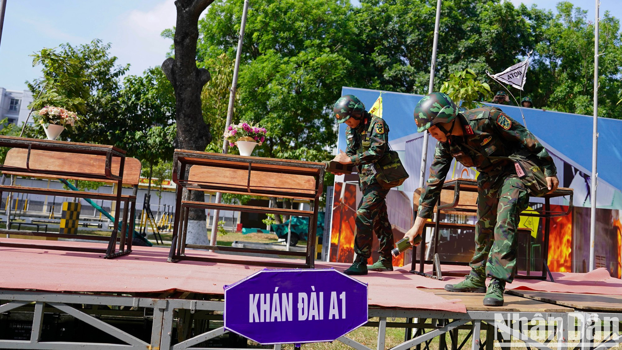 El sistema de equipos y armamentos es el factor clave para poder reaccionar de manera rápida y efectiva ante los riesgos CBRN. En este sentido, el regimiento moviliza todos sus recursos y se encarga de revisar, preservar y mantener todos los medios especializados. El sistema de equipos y armamentos es el factor clave para poder reaccionar de manera rápida y efectiva ante los riesgos CBRN. En este sentido, el regimiento moviliza todos sus recursos y se encarga de revisar, preservar y mantener todos los medios especializados.