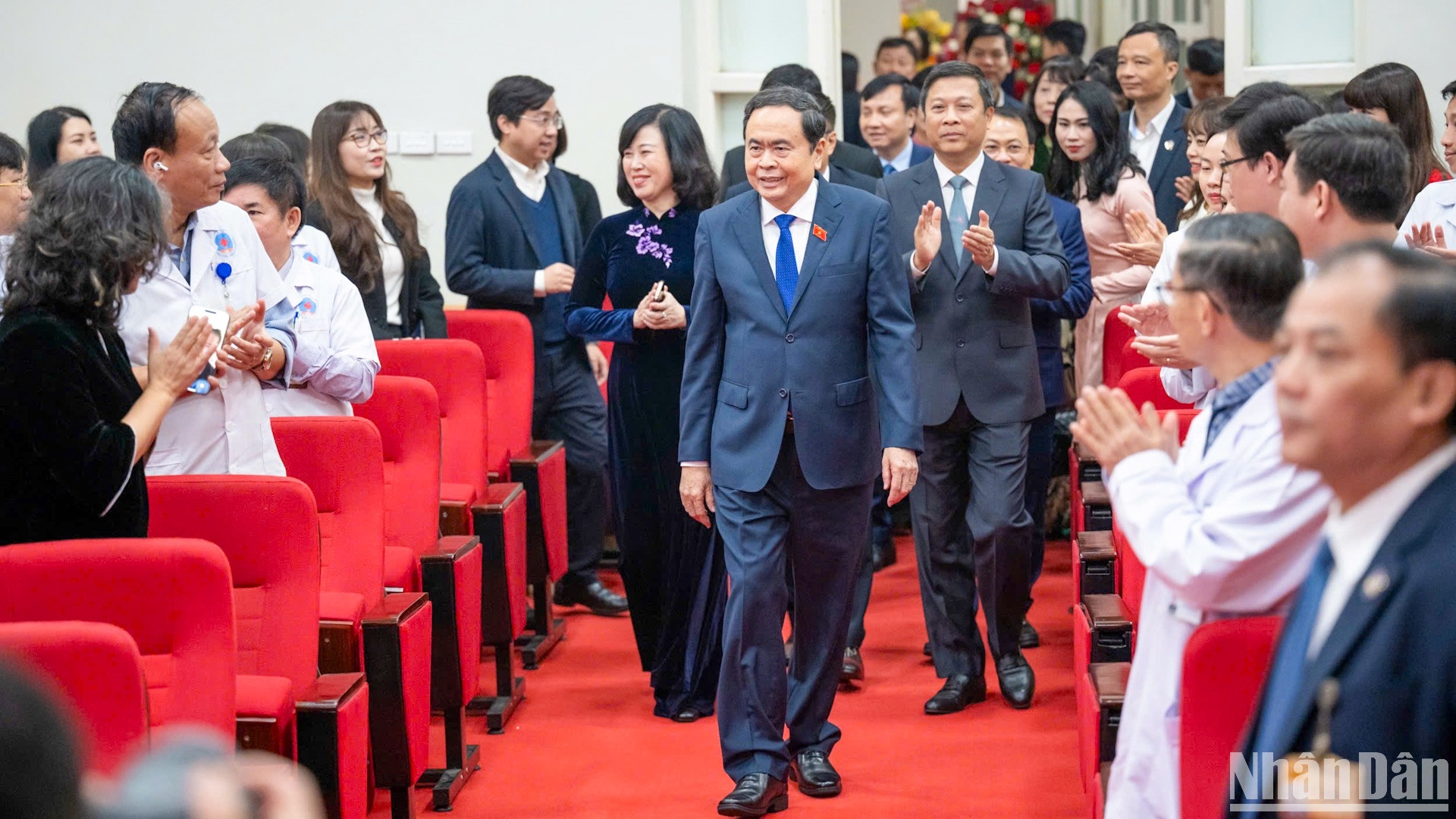 [Foto] Presidente de Asamblea Nacional asiste a conmemoración del Día del Médico Vietnamita