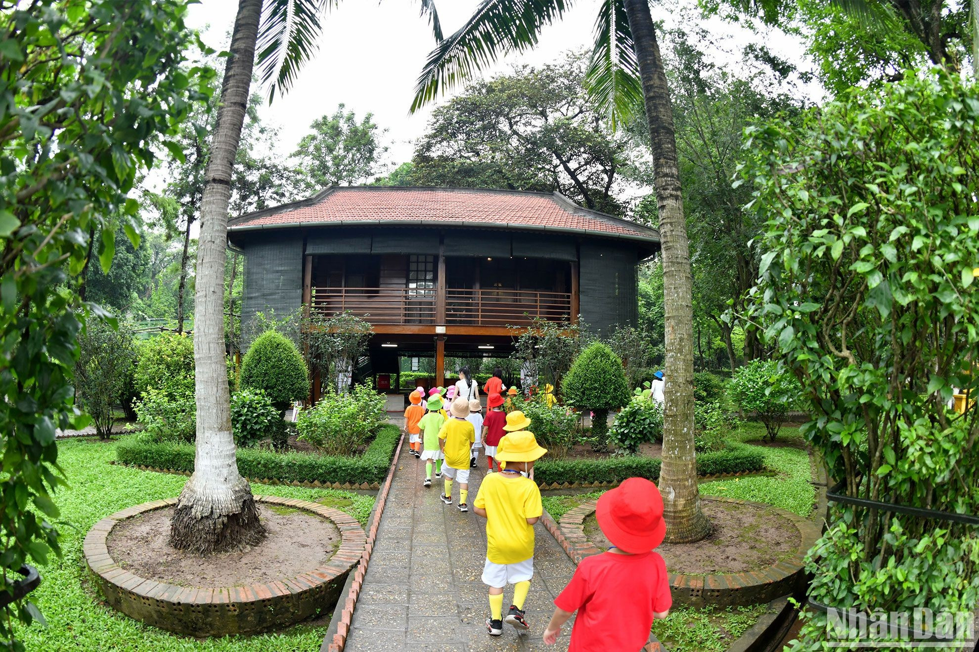 Fachada del palafito del Presidente Ho Chi Minh.