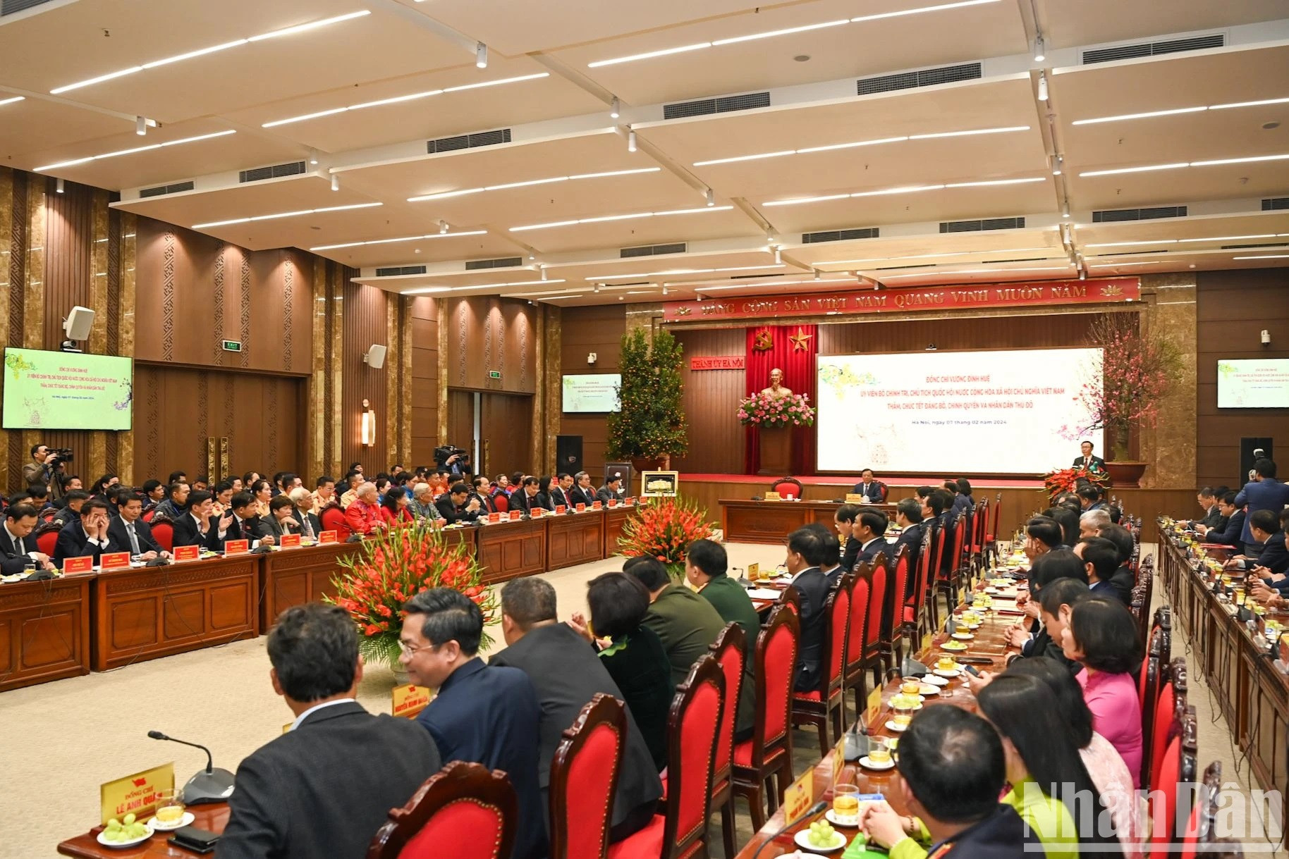 Panorama del encuentro. Panorama del encuentro.