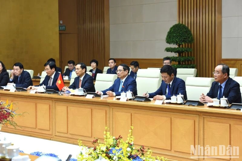 Ambas partes sostienen conversaciones. Ambas partes sostienen conversaciones.