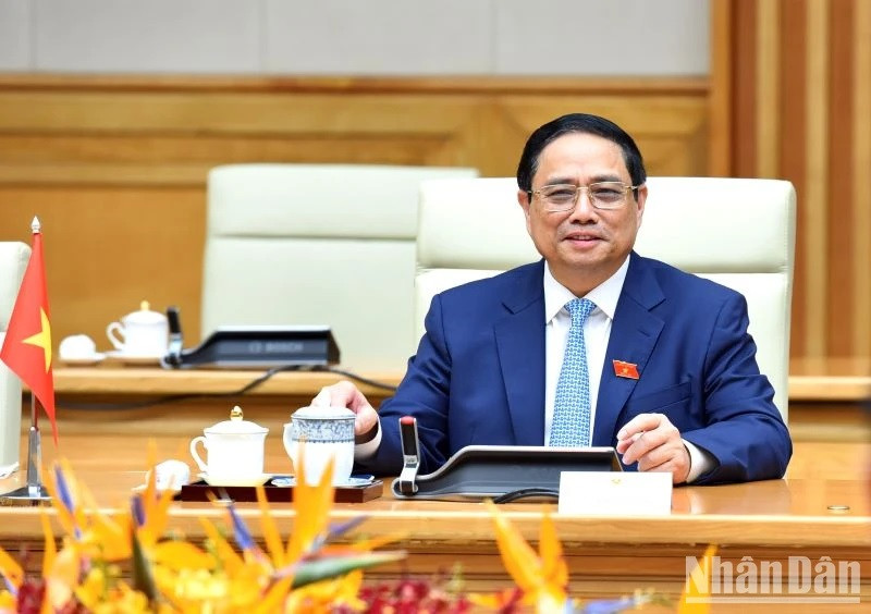 El premier anfitrión da sus palabras. El premier anfitrión da sus palabras.