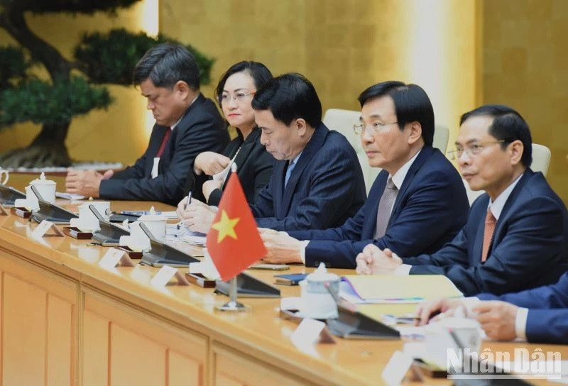 Miembros del Gobierno vietnamita. Miembros del Gobierno vietnamita.