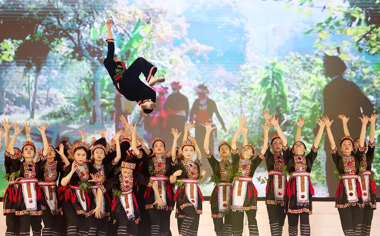 Los Yao residen principalmente en el norte de Vietnam. En Thai Nguyen, esta comunidad la constituyen casi 30 mil personas.