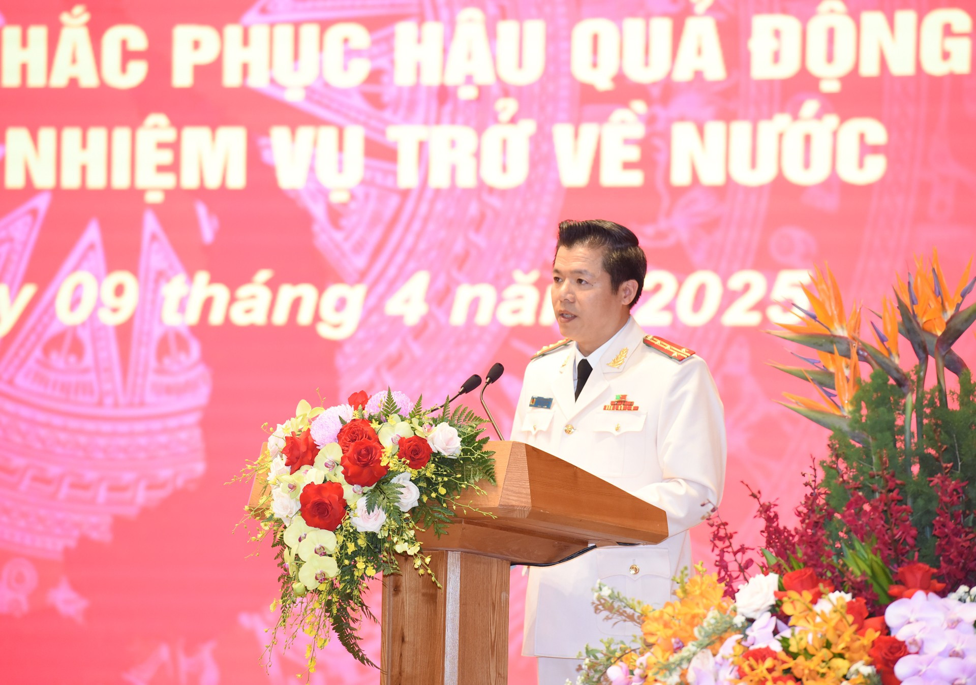 El coronel Nguyen Minh Khuong, subjefe del Departamento de Policía de Extinción de Incendios, Prevención y Rescate, y jefe de la delegación del Ministerio de Seguridad Pública de Vietnam para Myanmar. El coronel Nguyen Minh Khuong, subjefe del Departamento de Policía de Extinción de Incendios, Prevención y Rescate, y jefe de la delegación del Ministerio de Seguridad Pública de Vietnam para Myanmar.