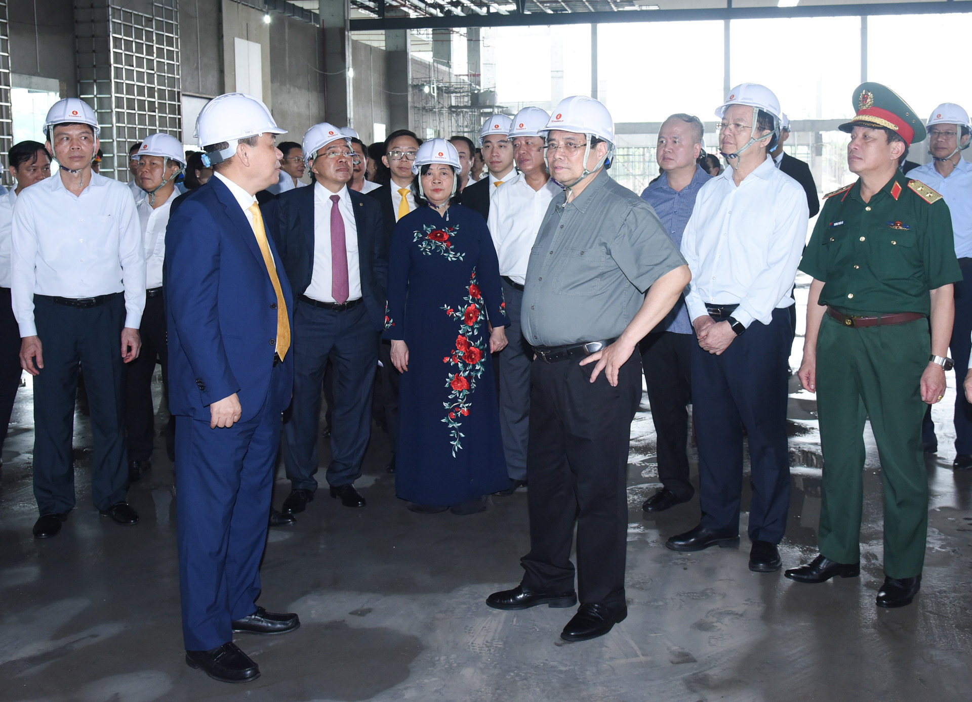 [Foto] Premier vietnamita inspecciona construcción de Centro Nacional de Exposiciones y Ferias