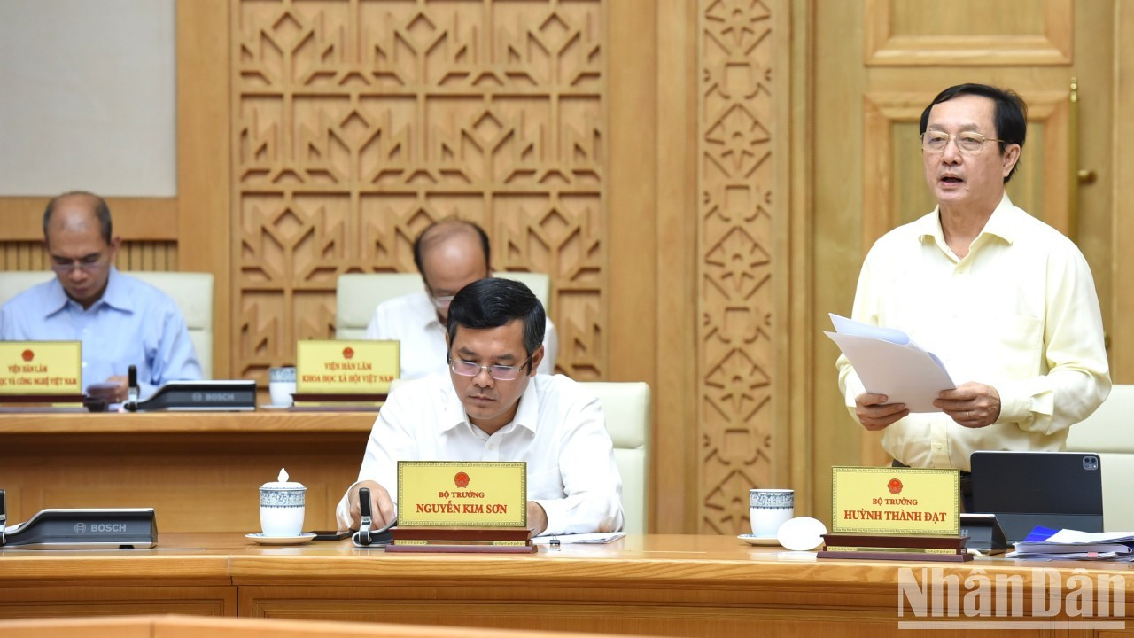 El ministro de Ciencia y Tecnología, Huynh Thanh Dat. El ministro de Ciencia y Tecnología, Huynh Thanh Dat.