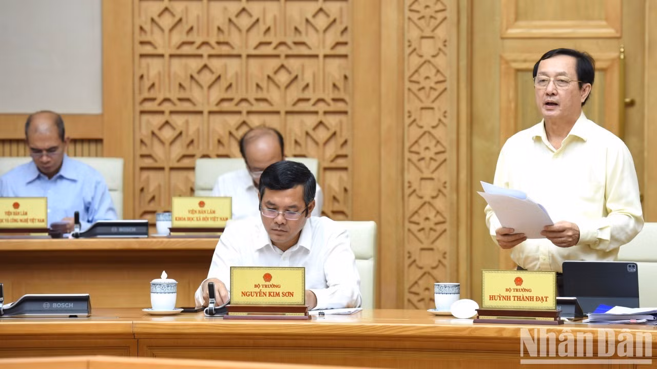 El ministro de Ciencia y Tecnología, Huynh Thanh Dat.