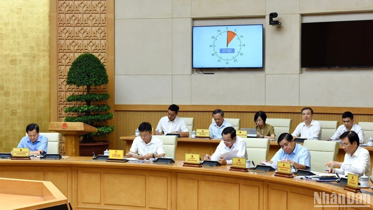 A la cita asisten los vice primeros ministros y jefes de sectores. A la cita asisten los vice primeros ministros y jefes de sectores.