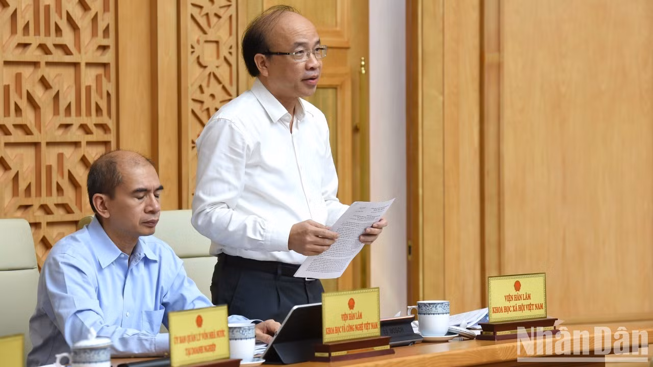 El presidente de la Academia de Ciencias Sociales de Vietnam, Phan Chi Hieu.