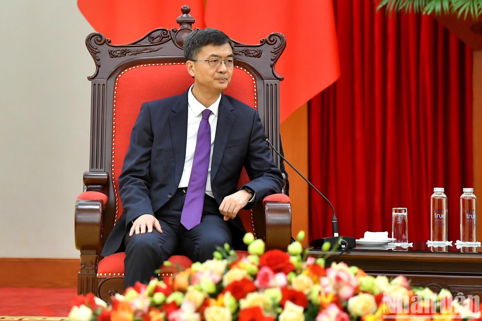 El funcionario chino en la reunión