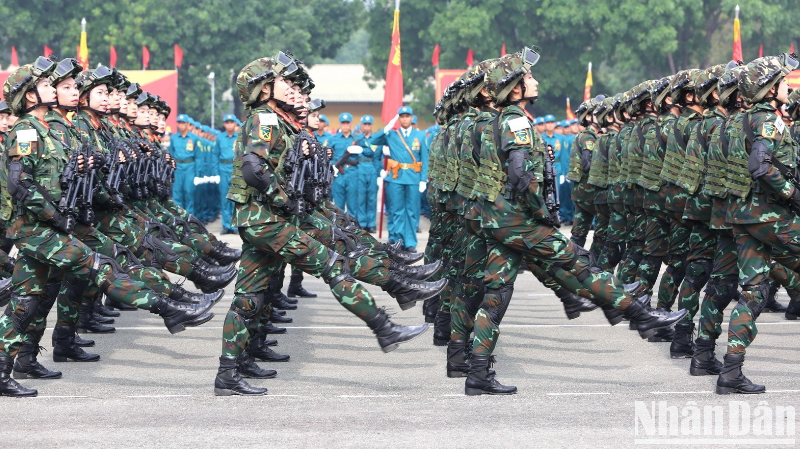 Bloque de mujeres miembros de la fuerza de comandos. Bloque de mujeres miembros de la fuerza de comandos.