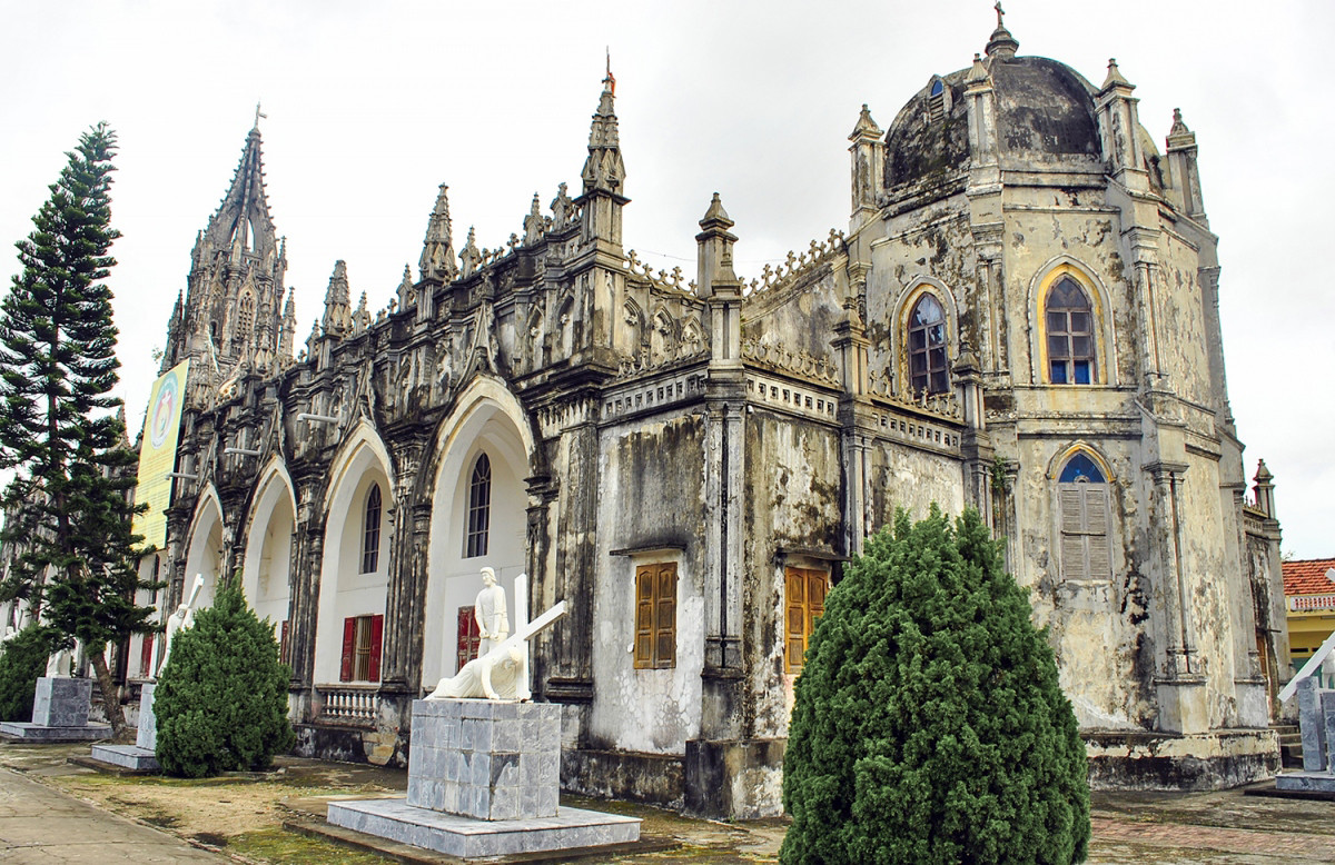 Antes, la iglesia se extendía sobre más de 12 mil metros cuadrados con elementos arquitectónicos de estilo gótico, un campanario de 36 metros de altura, una puerta arqueada y un techo decorado con relieves. (Foto de archivo tomada en 2010) Antes, la iglesia se extendía sobre más de 12 mil metros cuadrados con elementos arquitectónicos de estilo gótico, un campanario de 36 metros de altura, una puerta arqueada y un techo decorado con relieves. (Foto de archivo tomada en 2010)