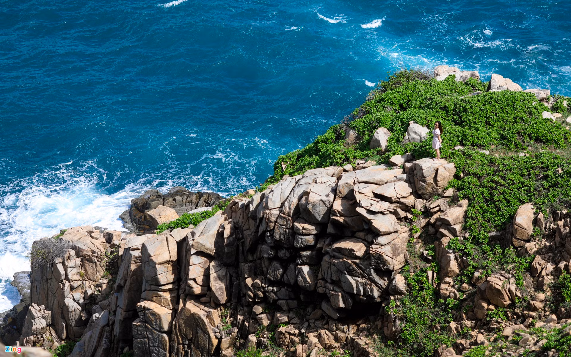 La naturaleza allí sobresale por majestuosas montañas bañadas por un mar cristalino.