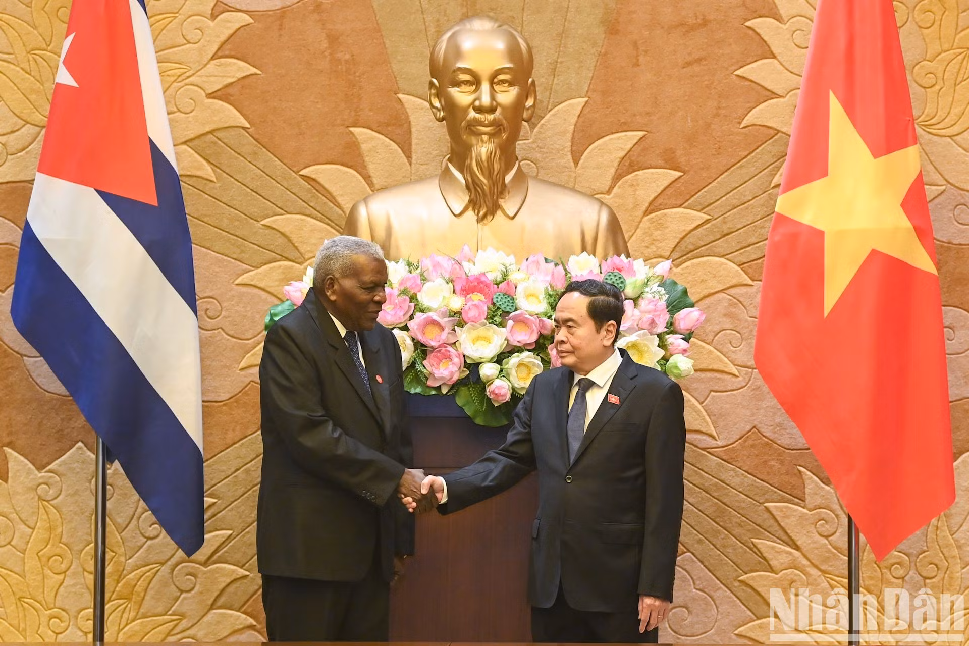 [Foto] Presidente del Parlamento vietnamita recibe a su homólogo de Cuba