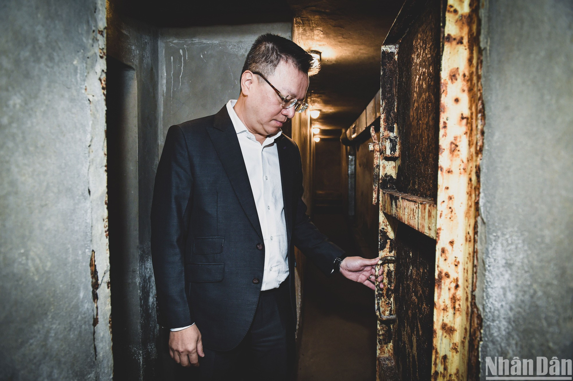 El refugio de bombas ha sido renovado. Aunque ya su piso no es de tierra apisonada, mantiene intactas sus puertas de hierro, teñidas por el paso del tiempo. El refugio de bombas ha sido renovado. Aunque ya su piso no es de tierra apisonada, mantiene intactas sus puertas de hierro, teñidas por el paso del tiempo.