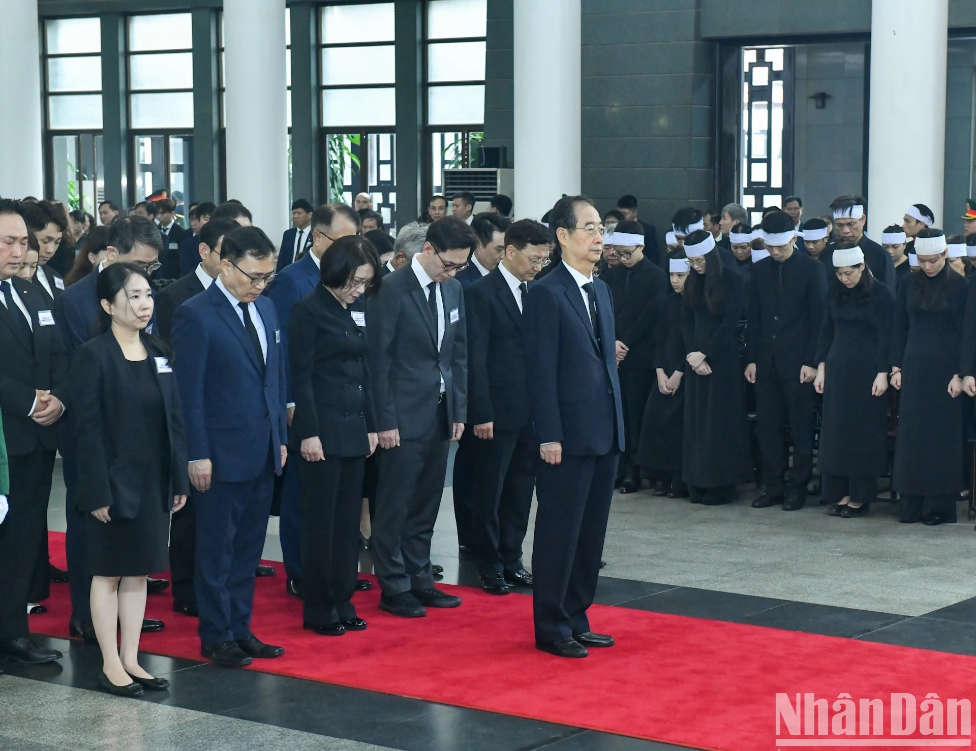 La delegación de Corea del Sur, encabezada por Han Duck Soo, primer ministro y enviado especial del Presidente de ese país. La delegación de Corea del Sur, encabezada por Han Duck Soo, primer ministro y enviado especial del Presidente de ese país.