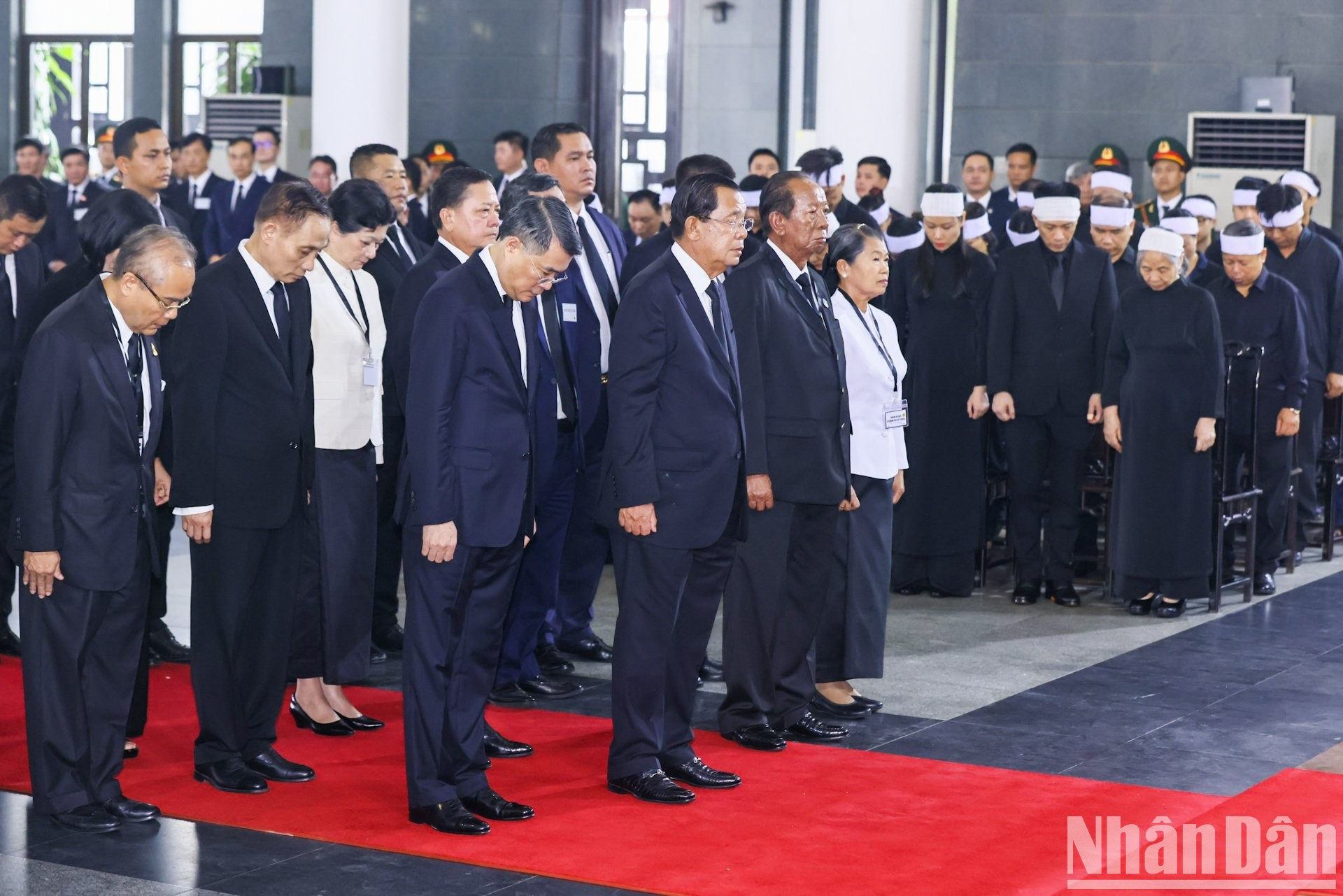 La delegación de Camboya, encabezada por Samdech Techo Hun Sen, presidente del Partido Popular y titular del Senado de ese país. La delegación de Camboya, encabezada por Samdech Techo Hun Sen, presidente del Partido Popular y titular del Senado de ese país.