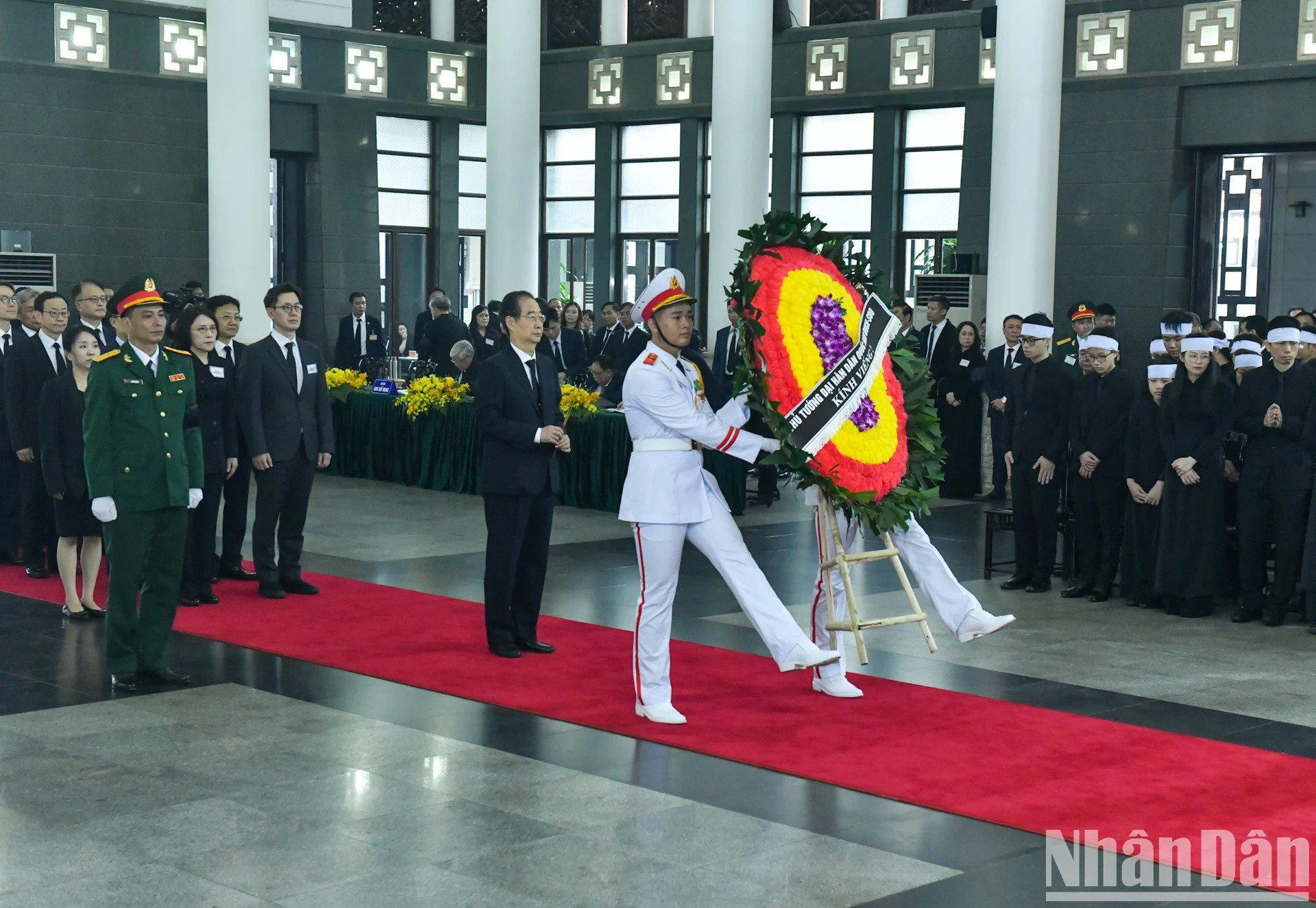 La delegación de Corea del Sur, encabezada por Han Duck Soo, primer ministro y enviado especial del Presidente de ese país. La delegación de Corea del Sur, encabezada por Han Duck Soo, primer ministro y enviado especial del Presidente de ese país.