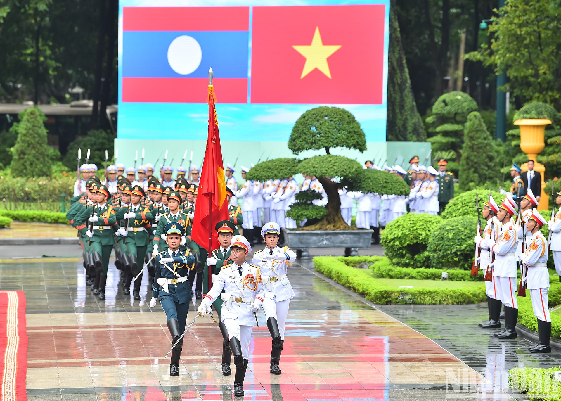 Desfile del Ejército Popular de Vietnam. Desfile del Ejército Popular de Vietnam.