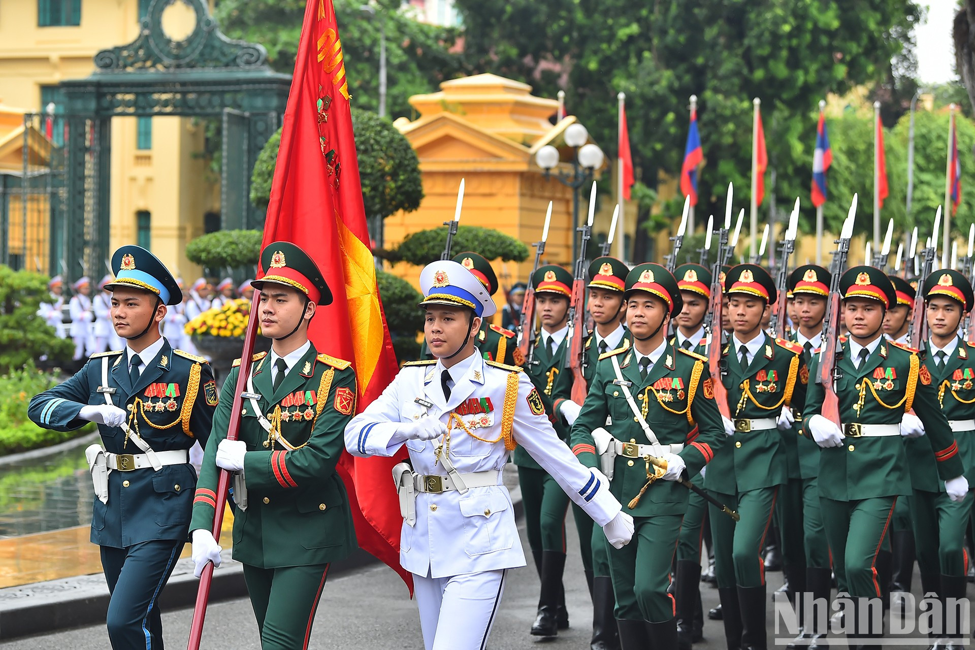 La delegación ceremonial militar del Ejército Popular de Vietnam. La delegación ceremonial militar del Ejército Popular de Vietnam.