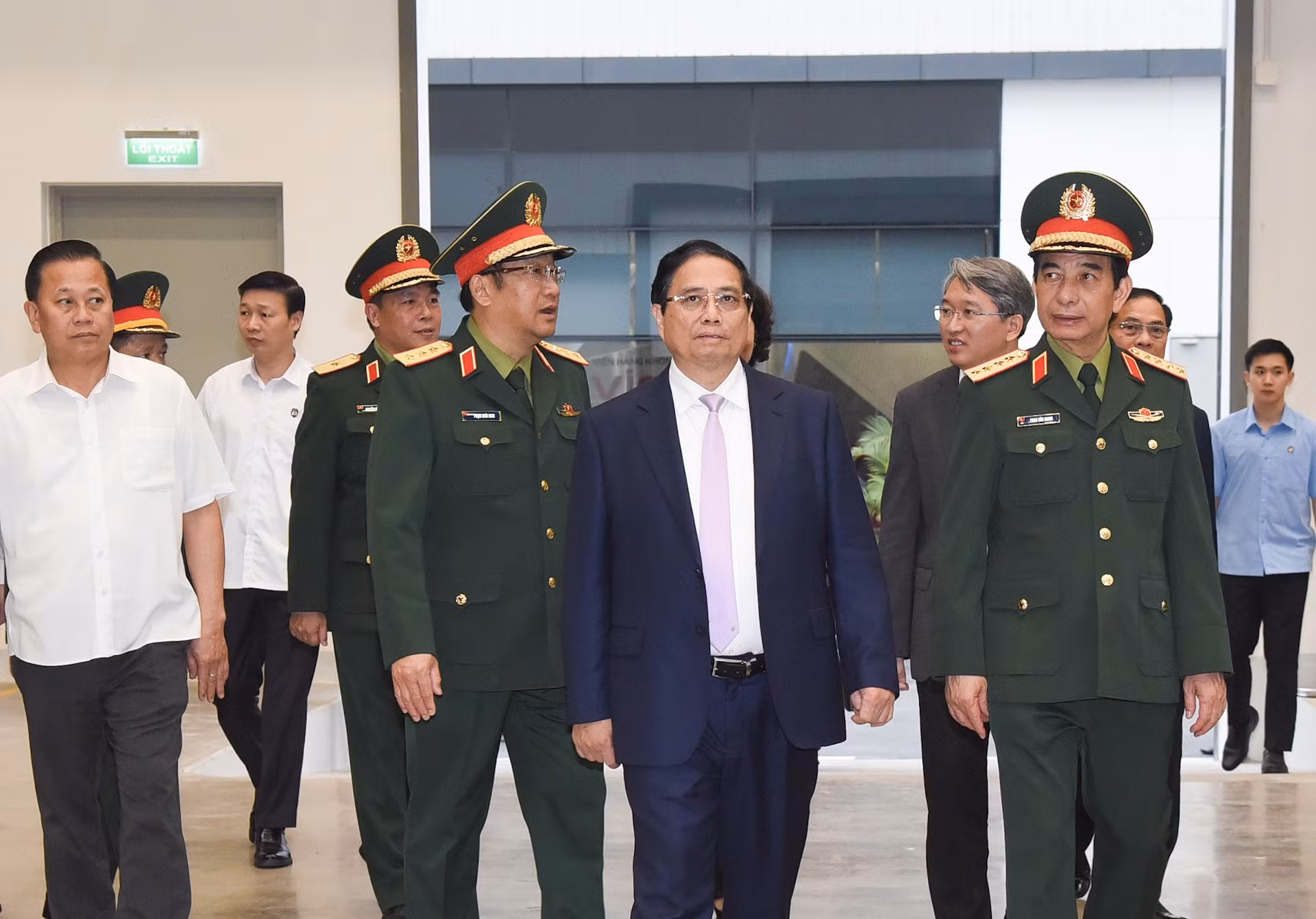 El jefe de Gobierno llega a la sede de Viettel.
