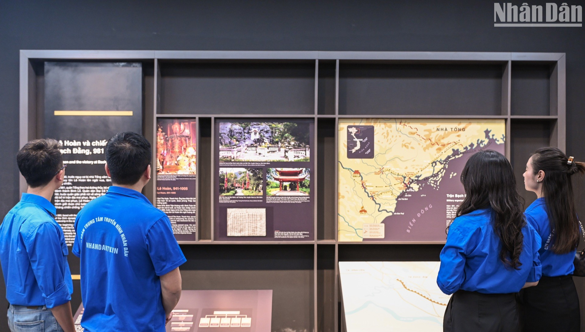 En el área de exposición sobre la victoria de Bach Dang. En el área de exposición sobre la victoria de Bach Dang.
