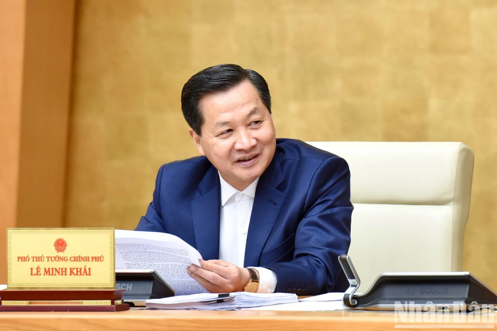 El viceprimer Ministro Le Minh Khai.