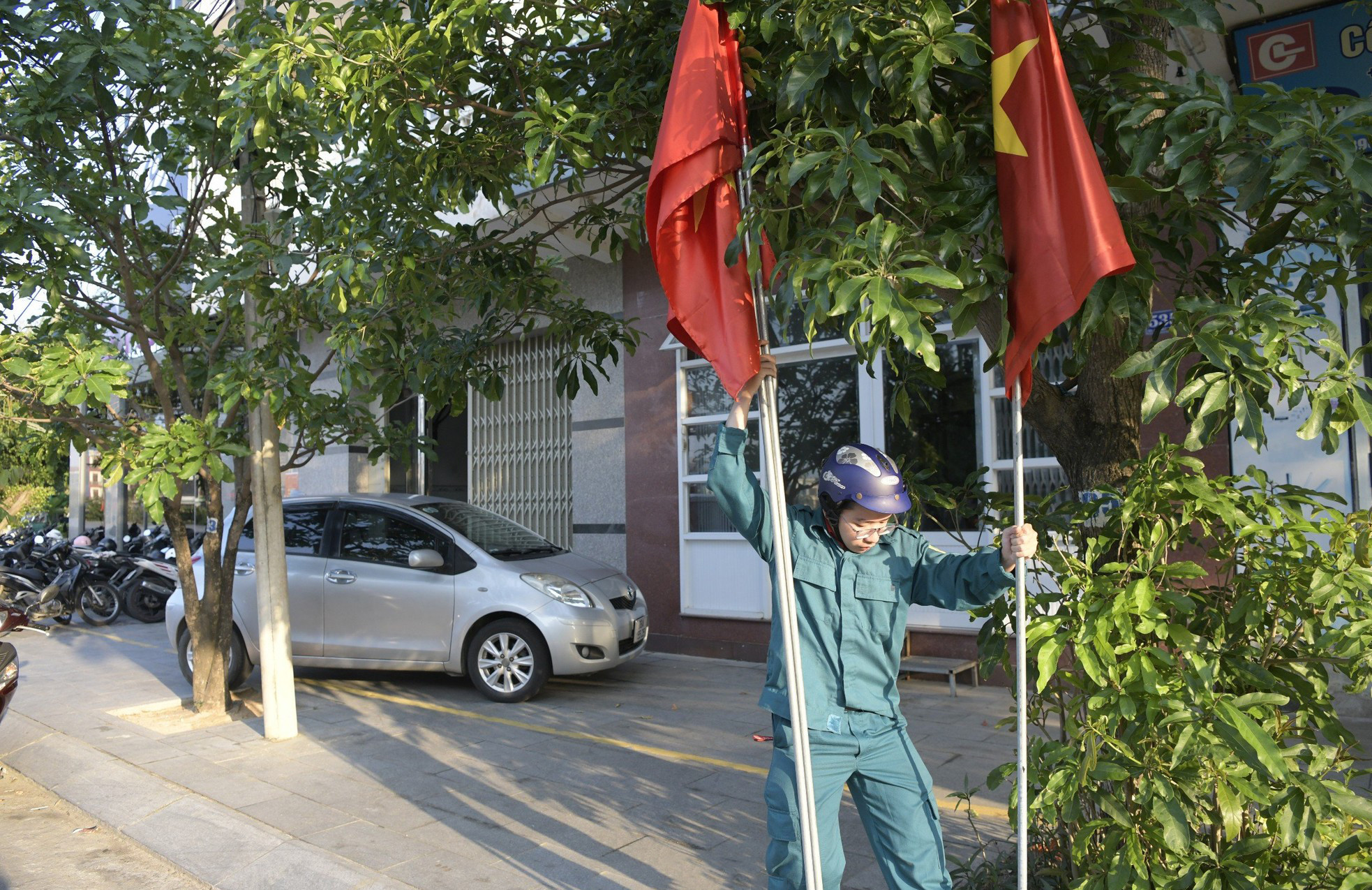 La tarea se cumplió antes del 26 de marzo, también para saludar el 93 aniversario de la fundación de la Unión de Jóvenes Comunistas Ho Chi Minh. La tarea se cumplió antes del 26 de marzo, también para saludar el 93 aniversario de la fundación de la Unión de Jóvenes Comunistas Ho Chi Minh.