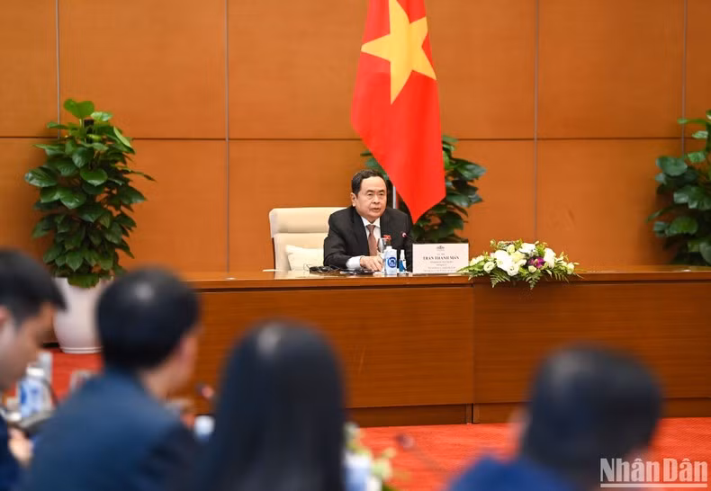 El presidente de la Asamblea Nacional de Vietnam en su intervención. El presidente de la Asamblea Nacional de Vietnam en su intervención.