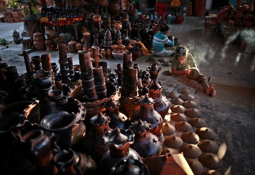 En diciembre de 1999, la Unesco declara la antigua ciudad de Hoi An como Patrimonio Cultural de la Humanidad. Además de los valores culturales a través de una arquitectura diversa, Hoi An también conserva una base cultural intangible bastante grande.