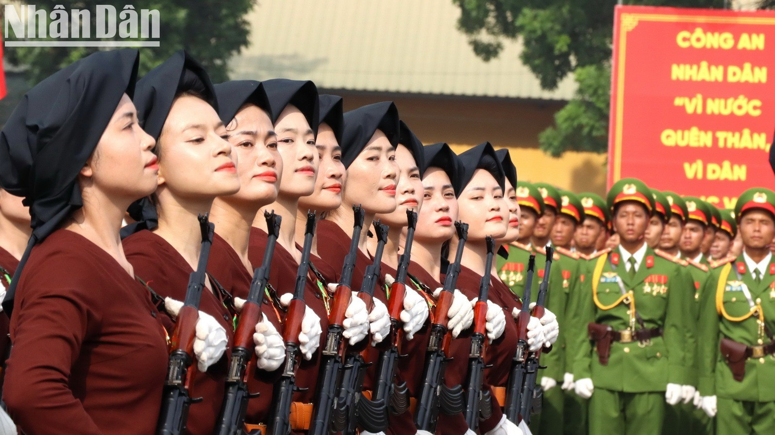 Bloque de mujeres miembros de la milicia del Norte. Bloque de mujeres miembros de la milicia del Norte.