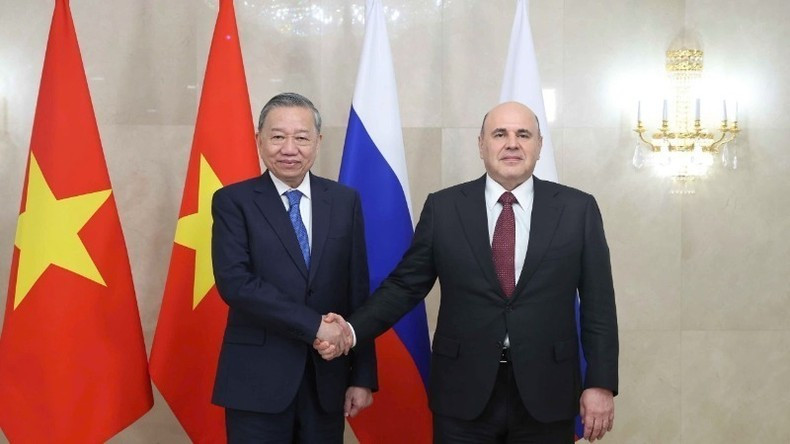 El secretario general del Partido Comunista de Vietnam, To Lam, y el primer ministro de Rusia, Mikhail Mishustin. El secretario general del Partido Comunista de Vietnam, To Lam, y el primer ministro de Rusia, Mikhail Mishustin.
