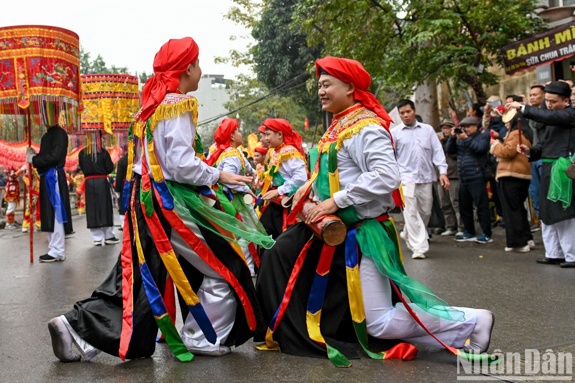 La aldea ha logrado conservar la coreografía original de este antiguo baile. La aldea ha logrado conservar la coreografía original de este antiguo baile.