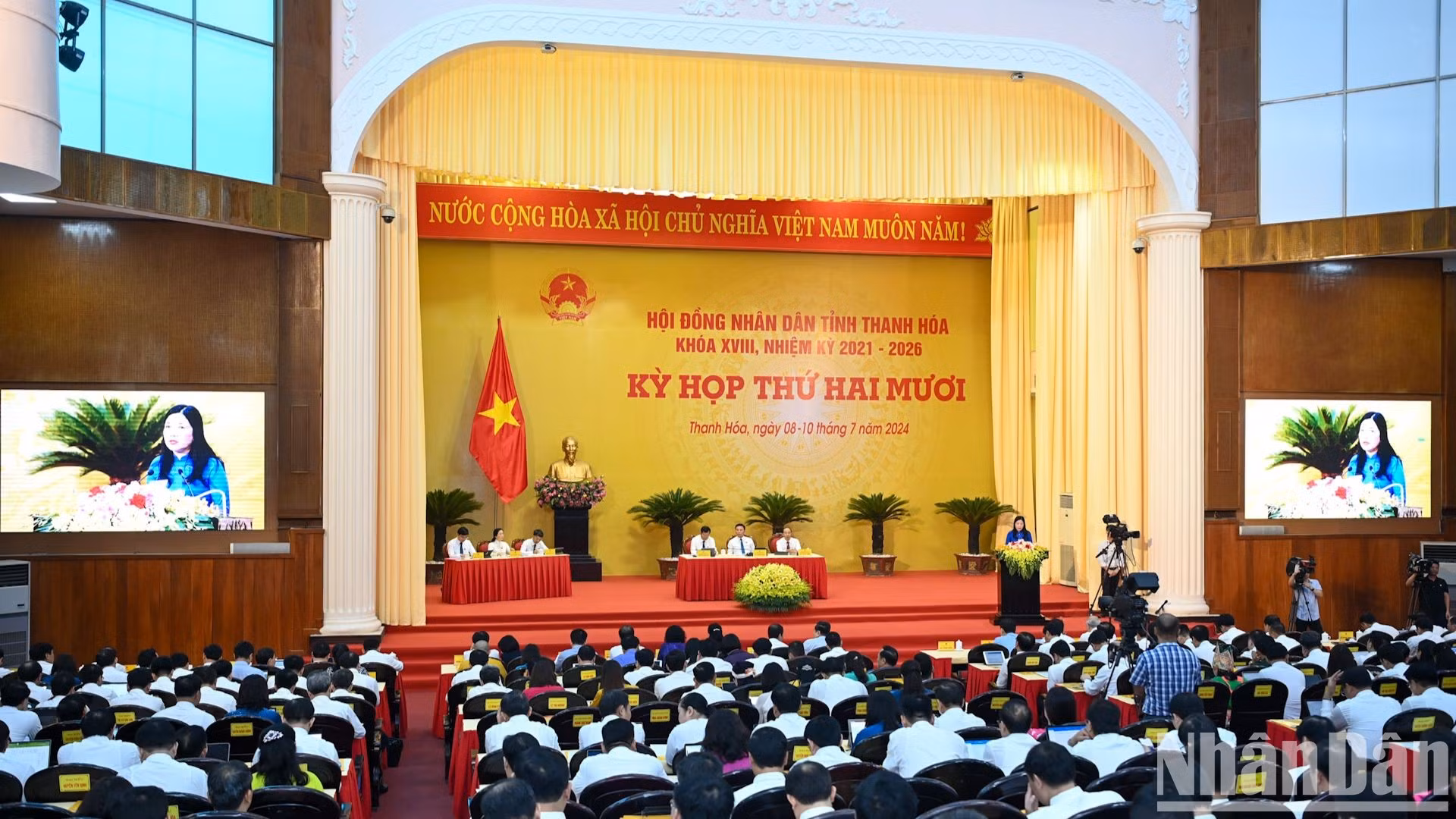 [Foto] Presidente del Parlamento vietnamita asiste a reunión del Consejo Popular de Thanh Hoa