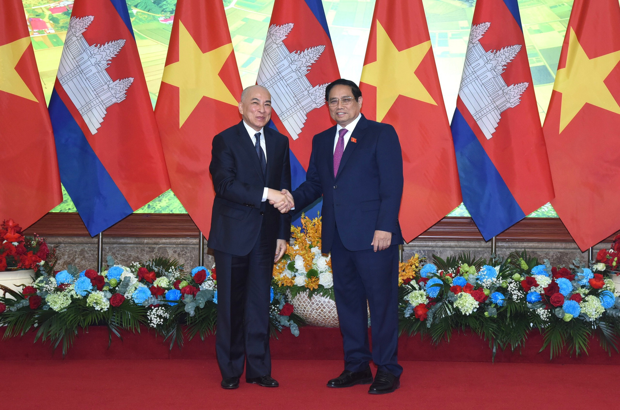 [Foto] Premier vietnamita se reúne con rey de Camboya