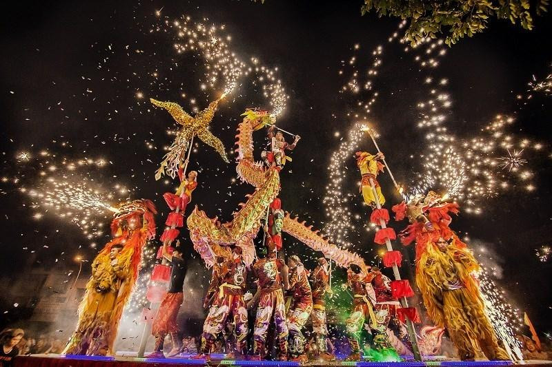 La obra “Danza de Noche de Lunar” del autor Nguyen Quang obtiene el premio de consolación del concurso.