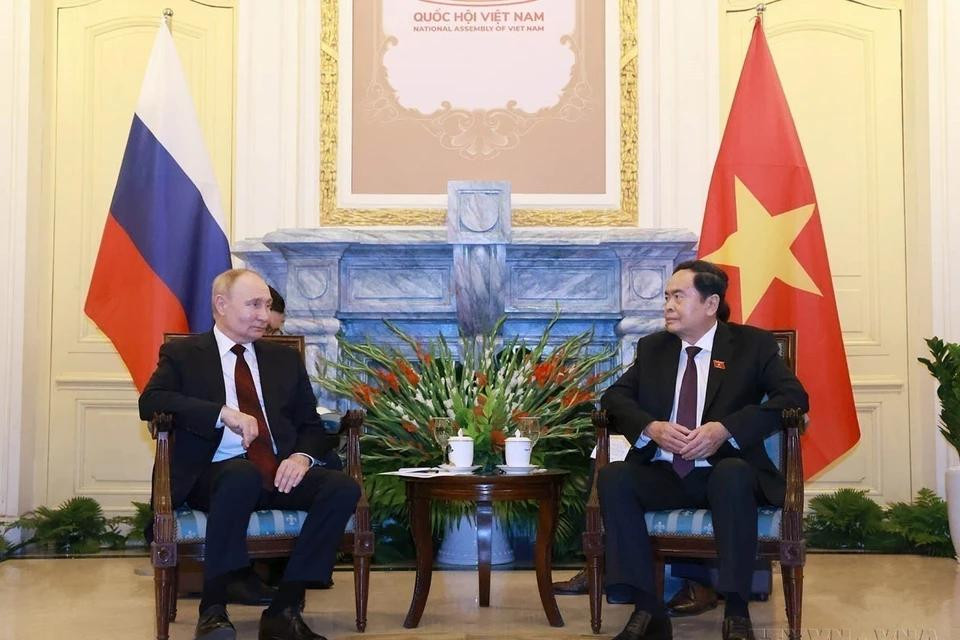 El presidente de la Asamblea Nacional de Vietnam, Tran Thanh Man, se reúne el 20 de junio de 2024, en Hanói, con el presidente ruso, Vladimir Putin, quien realiza una visita de Estado a Vietnam. El presidente de la Asamblea Nacional de Vietnam, Tran Thanh Man, se reúne el 20 de junio de 2024, en Hanói, con el presidente ruso, Vladimir Putin, quien realiza una visita de Estado a Vietnam.