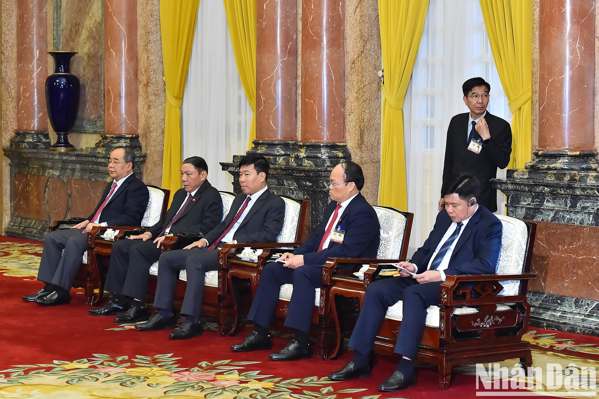 Representantes de Vietnam en la cita. Representantes de Vietnam en la cita.