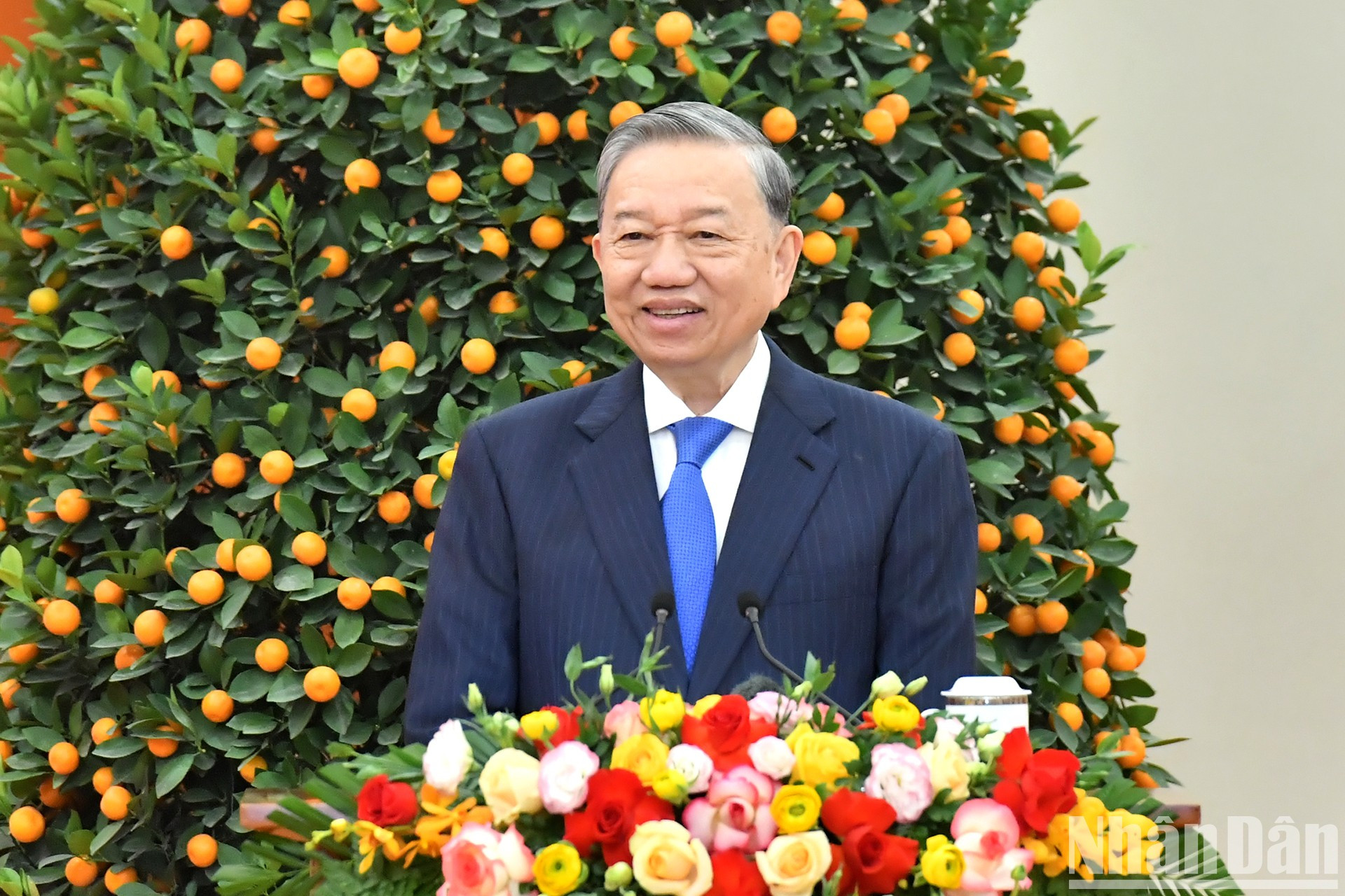 El secretario general del Partido, To Lam, habla en la cita.