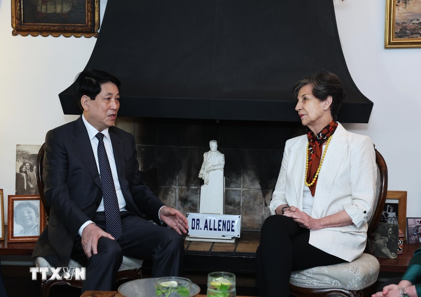 Escena de la reunión. Escena de la reunión.