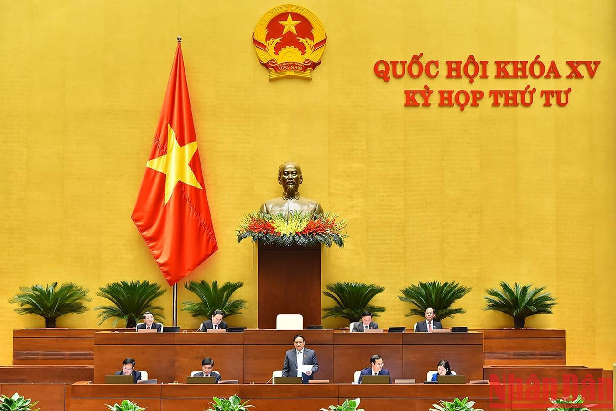El premier Pham Minh Chinh comparece ante la Asamblea Nacional. El premier Pham Minh Chinh comparece ante la Asamblea Nacional.