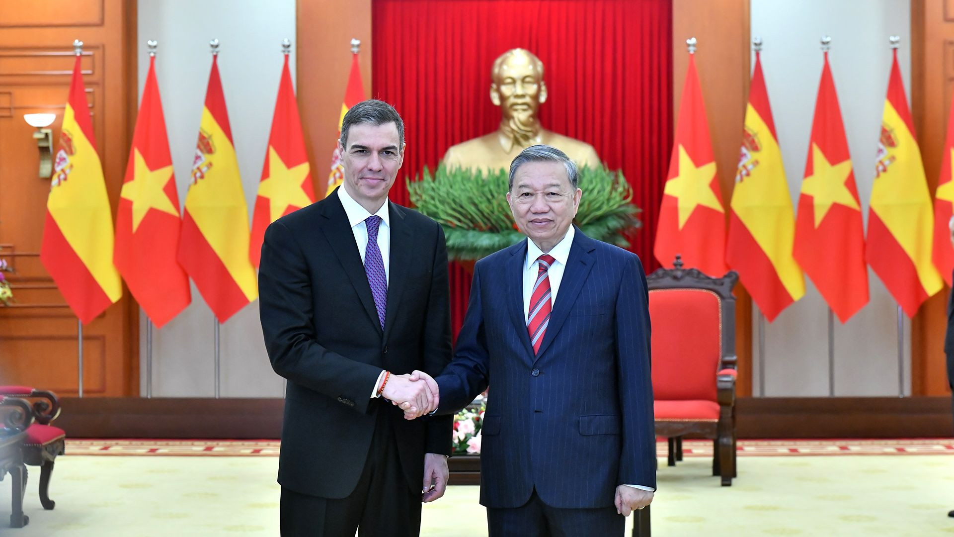[Foto] Líder del PCV recibe a presidente del Gobierno de España