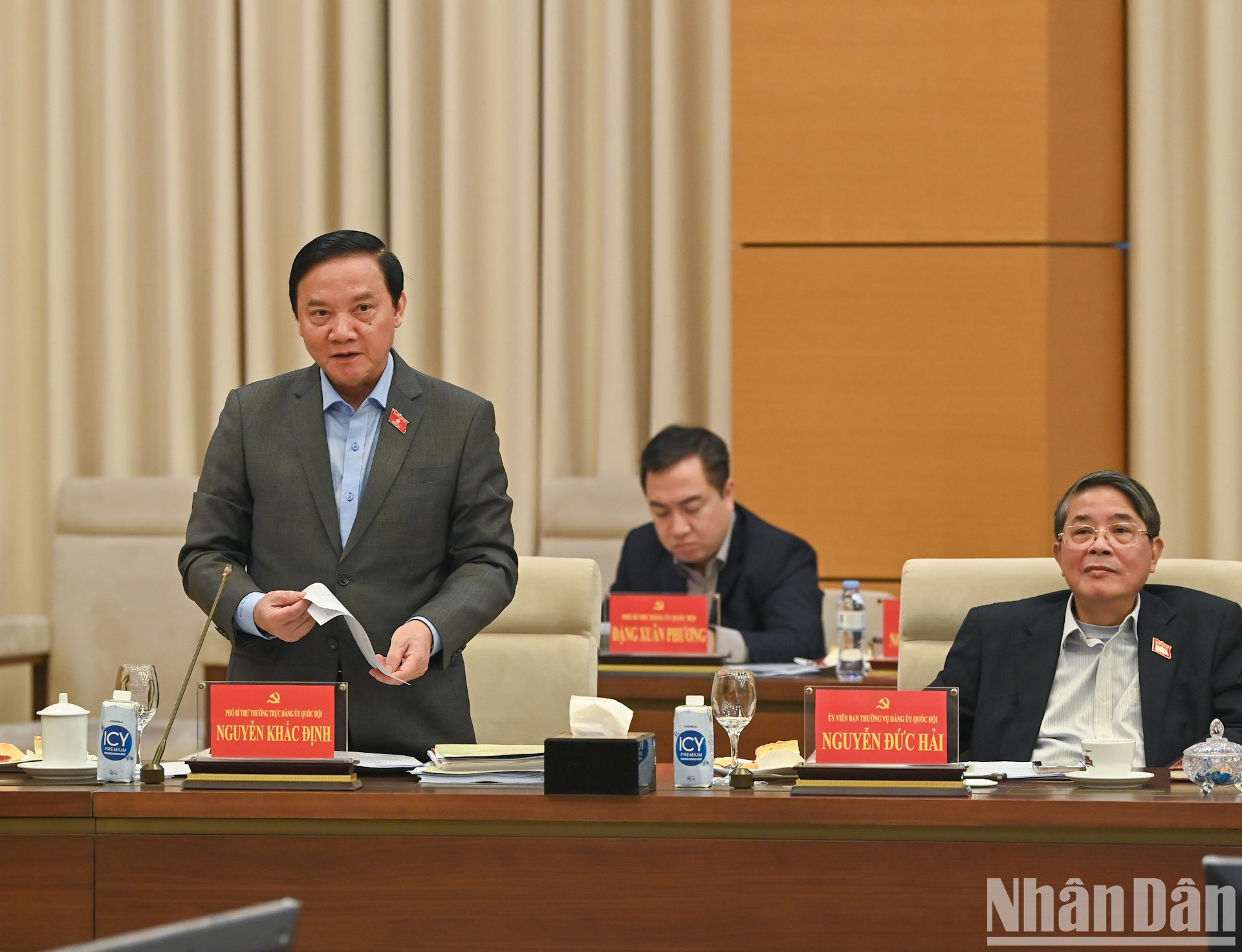 El vicesecretario permanente del Comité partidista en la AN y vicepresidente del órgano legislativo, Nguyen Khac Dinh. El vicesecretario permanente del Comité partidista en la AN y vicepresidente del órgano legislativo, Nguyen Khac Dinh.