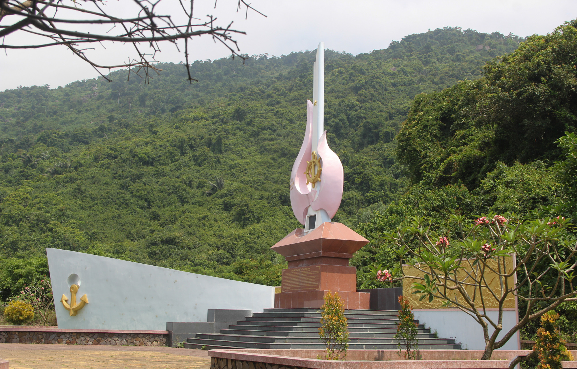 El Comité Popular de Phu Yen aprobó en diciembre de 2023 un plan general de conservación y promoción de valores de las reliquias ubicadas en la provincia para el período 2023-2030.