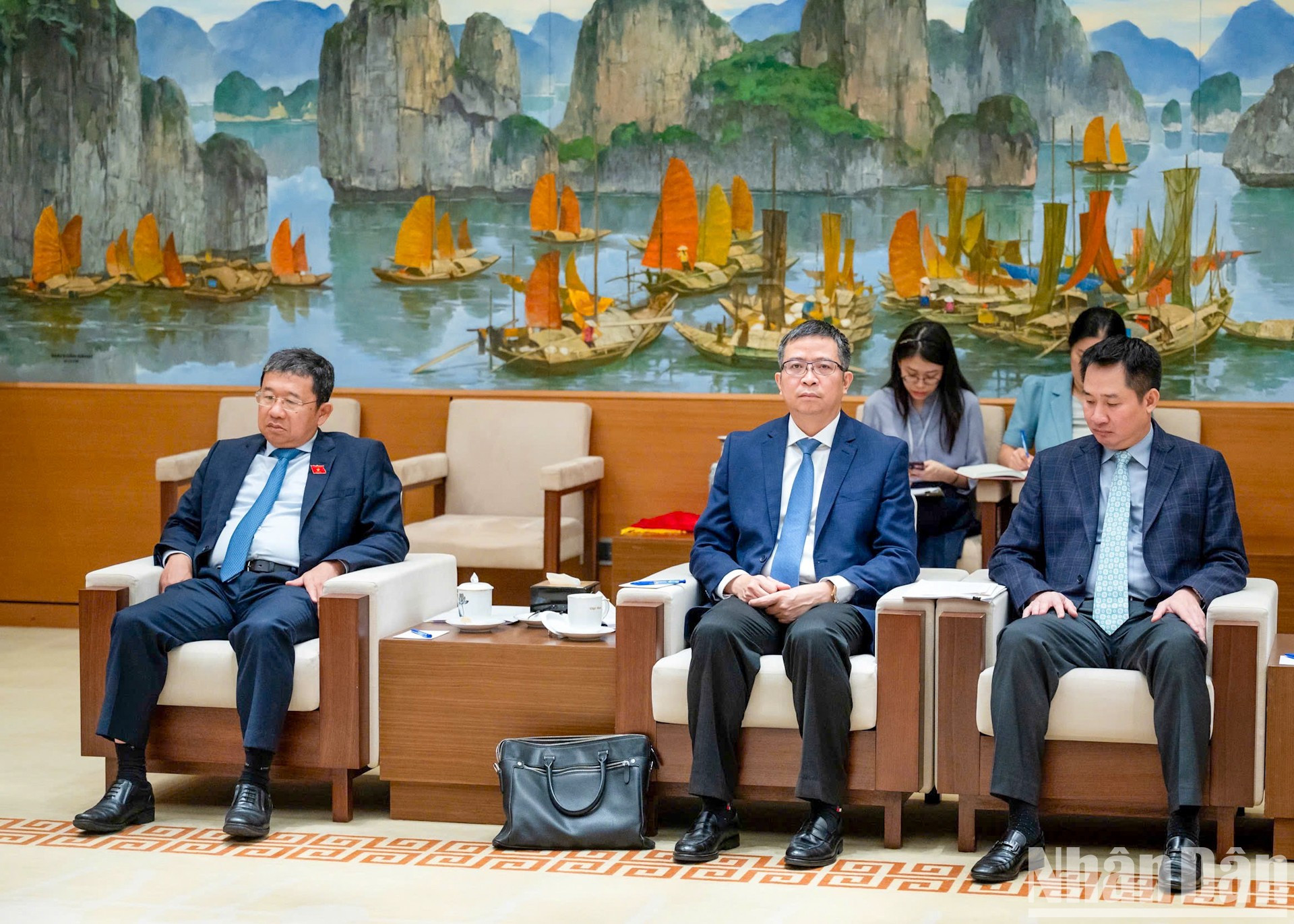 Representantes de Vietnam en el encuentro. Representantes de Vietnam en el encuentro.