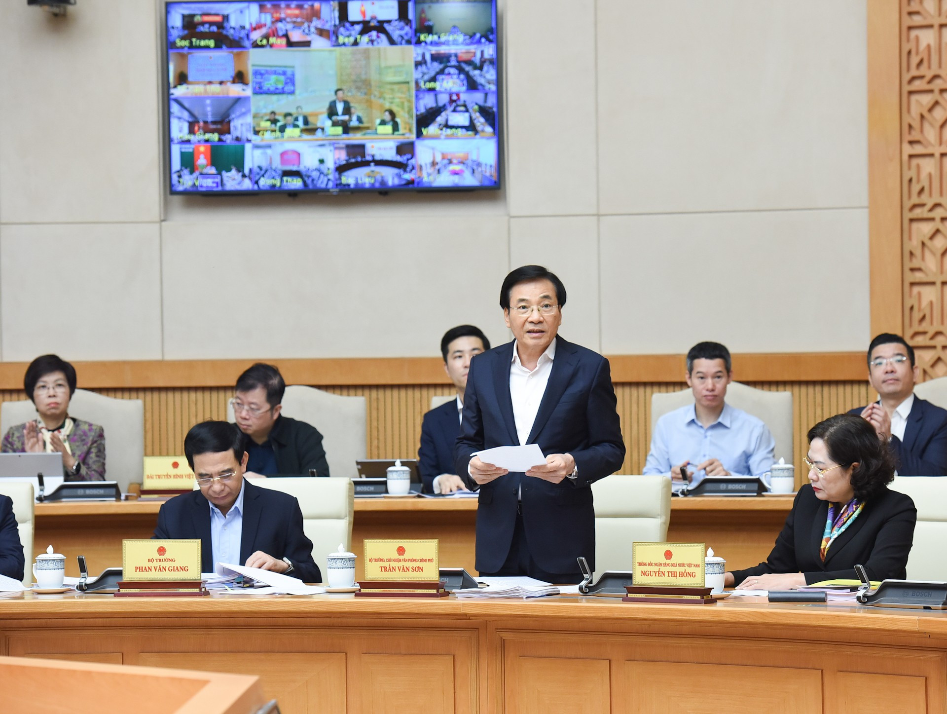 El ministro y jefe de la Oficina Gubernamental, Tran Van Son, en su intervención. El ministro y jefe de la Oficina Gubernamental, Tran Van Son, en su intervención.