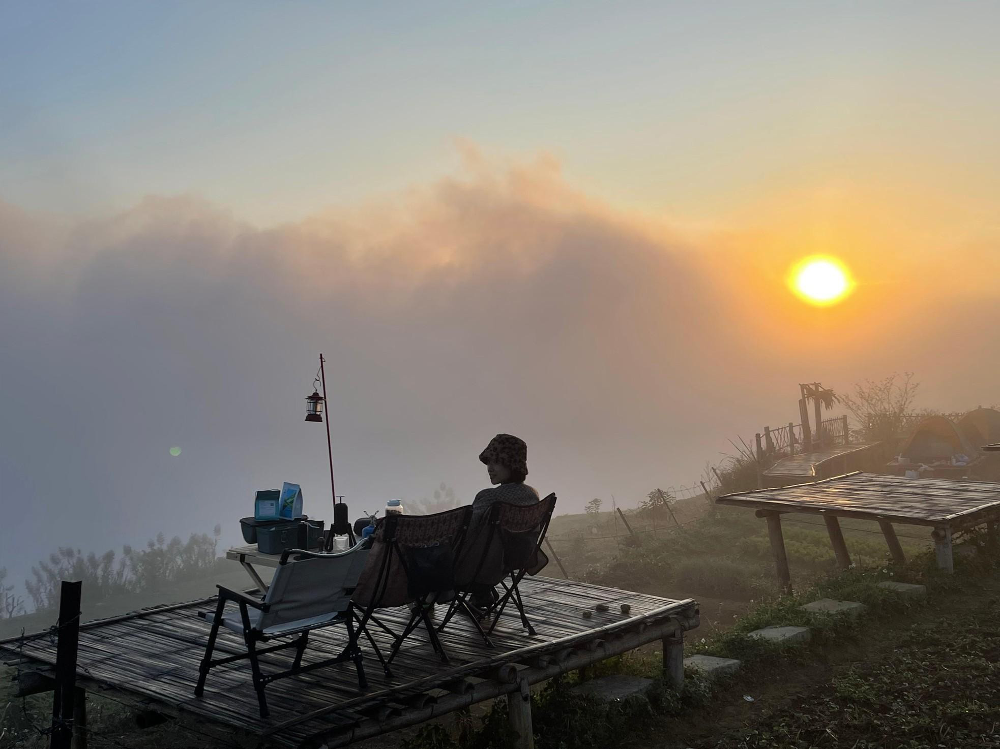 Un recorrido por Na Bai también permite explorar la magnífica naturaleza y disfrutar de un aire fresquísimo. Un recorrido por Na Bai también permite explorar la magnífica naturaleza y disfrutar de un aire fresquísimo.