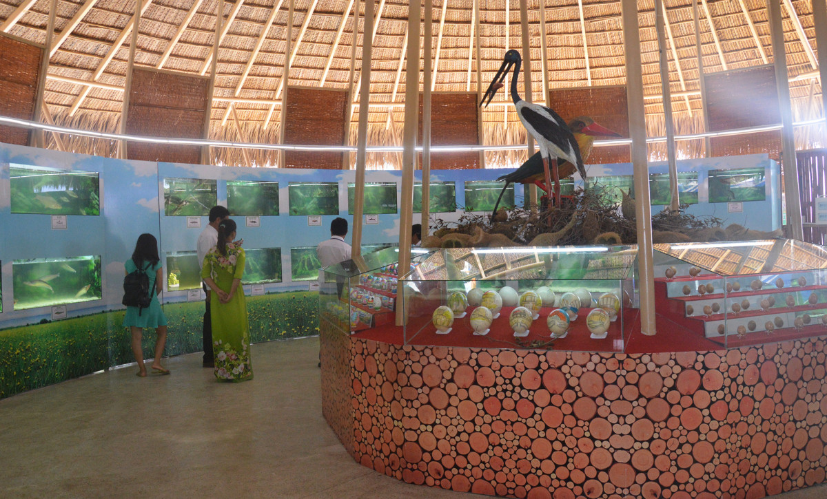 Los interesados en recorrer el parque deben comprar boletos y alquilar un vehículo (con capacidad máxima de 20 personas). Está prohibido tirar basura durante el viaje.