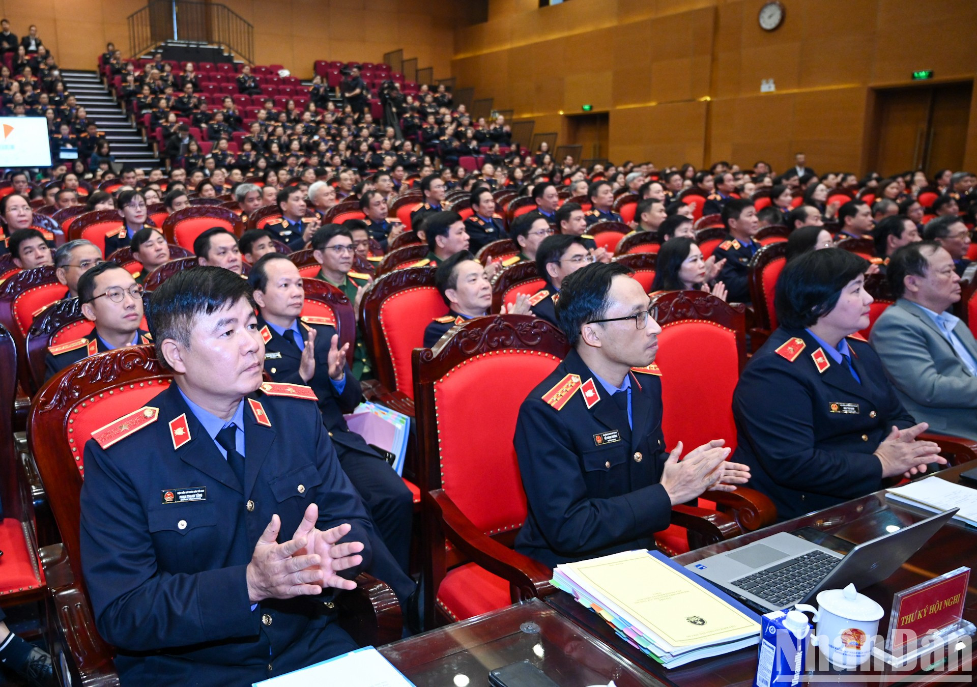 Representantes del sector fiscal nacional. Representantes del sector fiscal nacional.
